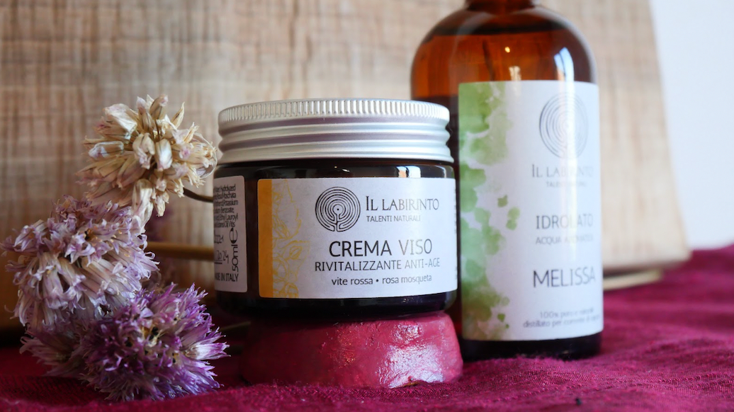 Routine viso con oli essenziali e cosmesi naturale